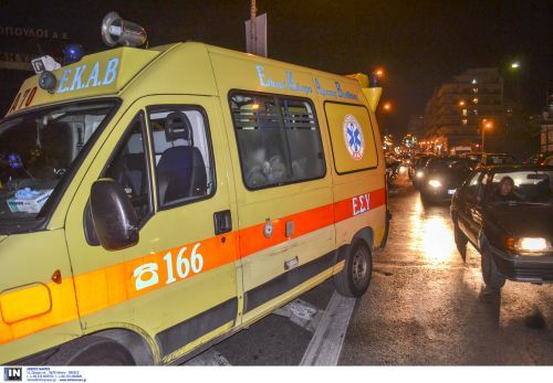 Τροχαίο στο κέντρο της Αθήνας – Σύγκρουση ΙΧ με μηχανή, ένας τραυματίας