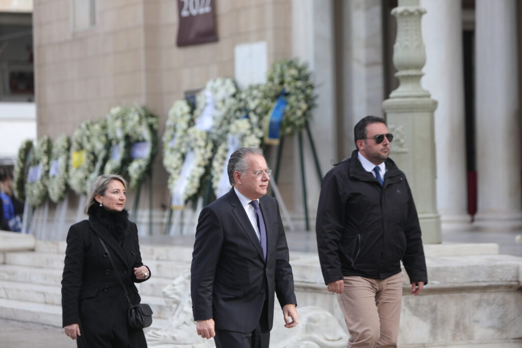 κουμουτσακος