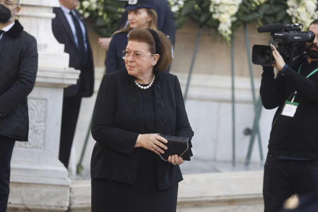 μενδωνη