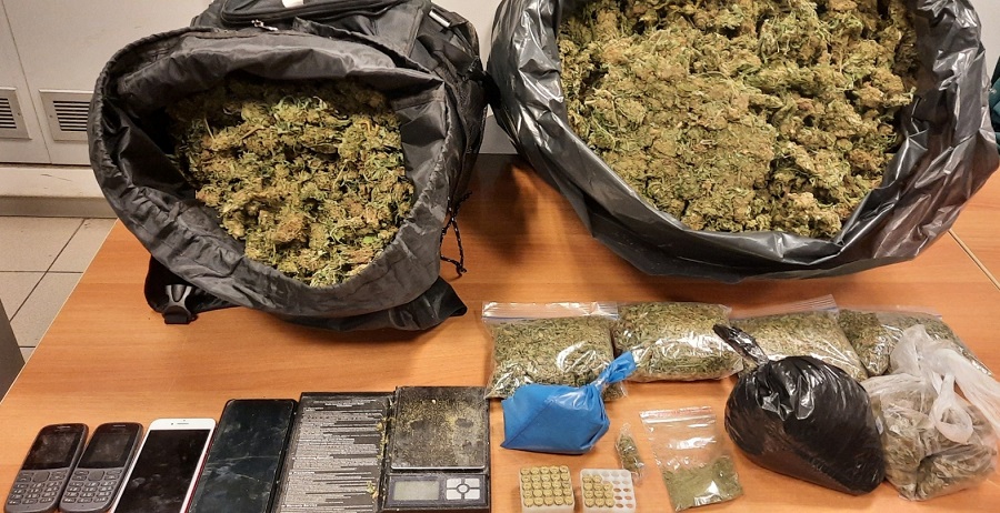 Κρήτη: Ζήτησαν οδική βοήθεια για όχημα στο οποίο είχαν κρύψει 13 κιλά χασίς