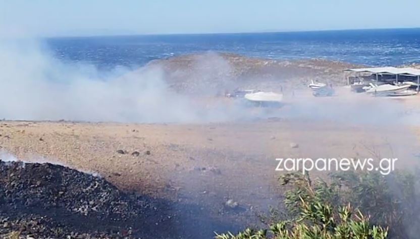 Φωτιά στα Σφακιά κοντά σε κατοικημένη περιοχή – Ισχυροί άνεμοι στην περιοχή (Βίντεο)