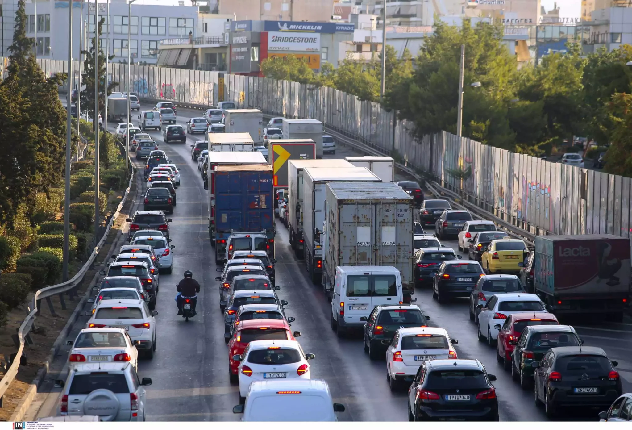 Κίνηση: Μεγάλες καθυστερήσεις στoν Κηφισό – Ουρά 11 χιλιομέτρων από τη Νέα Κηφισιά μέχρι την Λεωφόρο Καβάλας