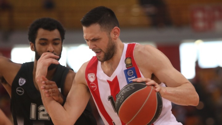 Κώστας Παπανικολάου