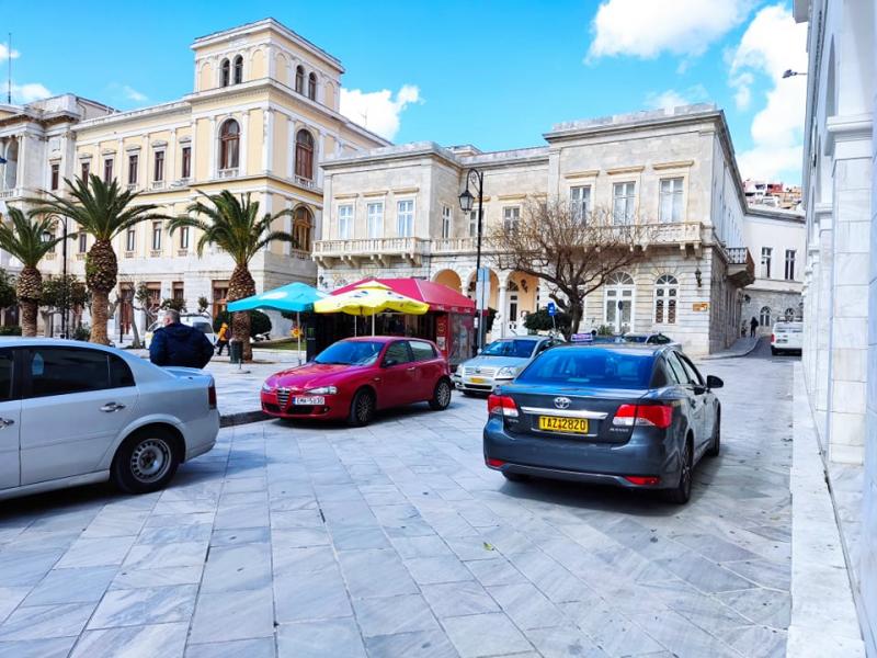 Σύρος: Ταξιτζής είπε σε 54χρονη πελάτισσα να τη θωπεύσει για να μην της πάρει χρήματα – Συνελήφθη από την αστυνομία