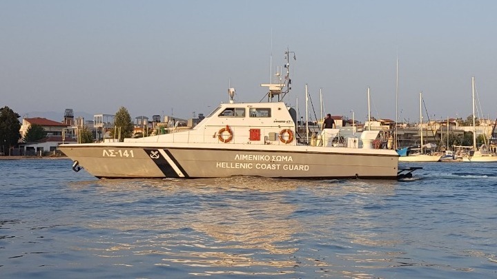 Συναγερμός στην Πάρο: Βυθίστηκε σκάφος που επέβαιναν 10 άτομα