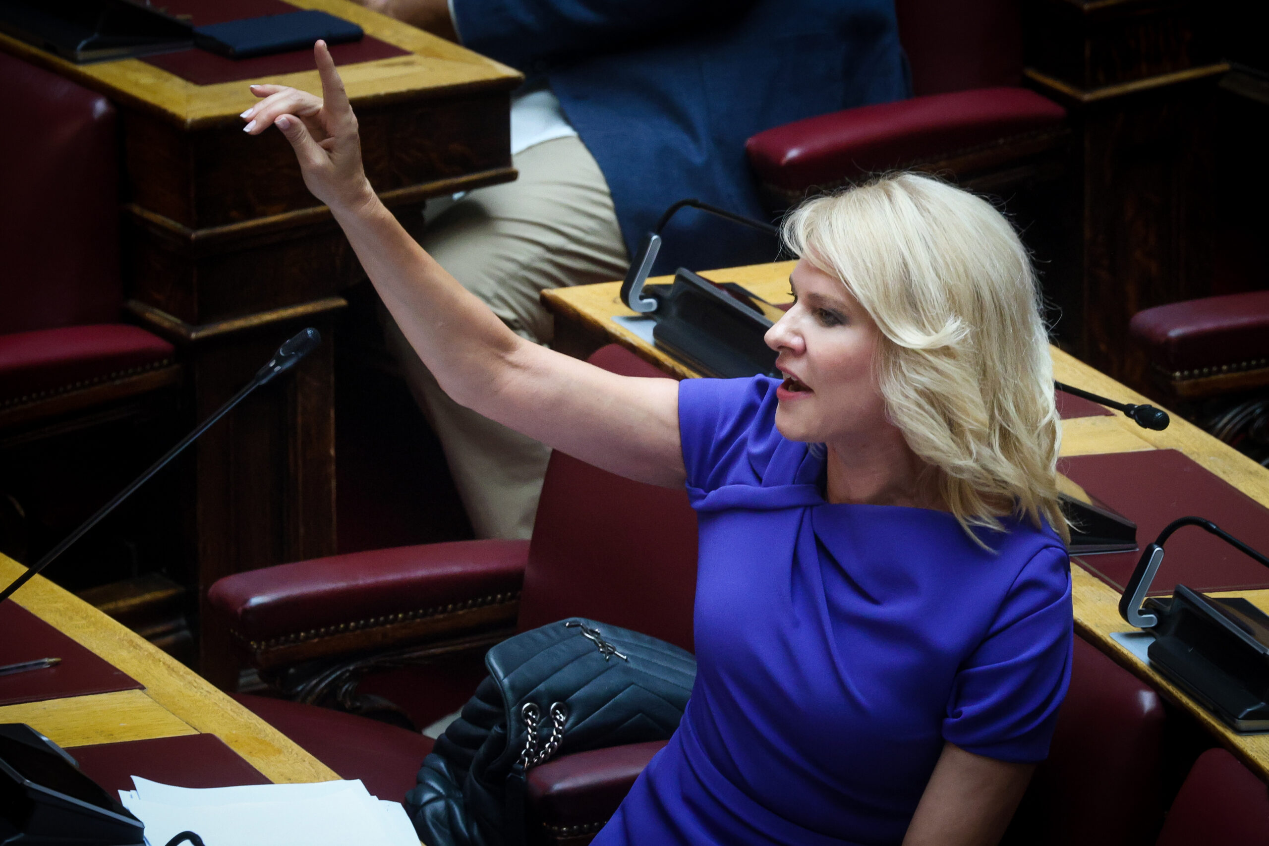 Θεοδώρα Τζάκρη