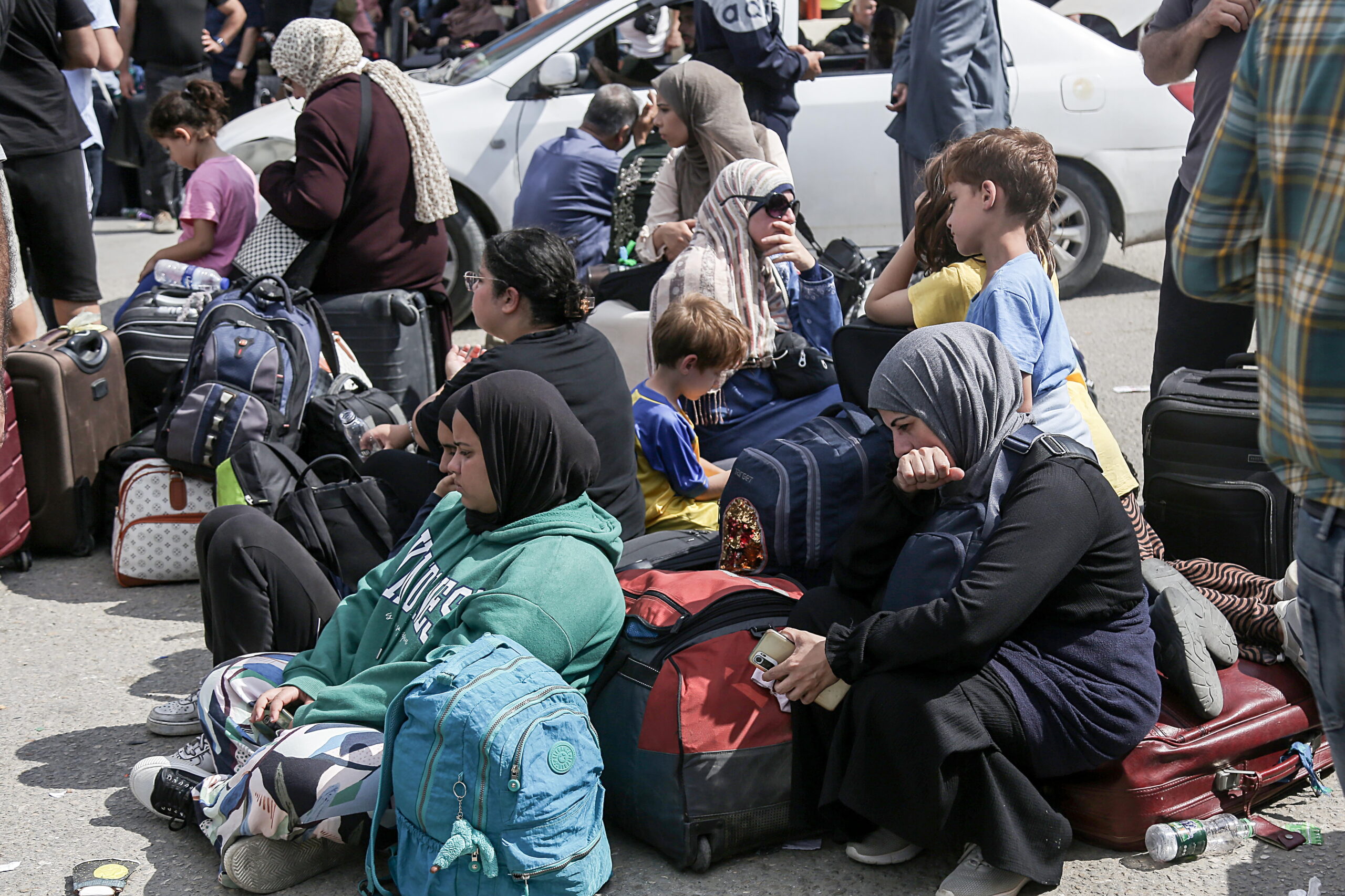 Πόλεμος Χαμάς – Ισραήλ: Η Αίγυπτος ανοίγει τη Ράφα για να περάσει η βοήθεια στη Γάζα