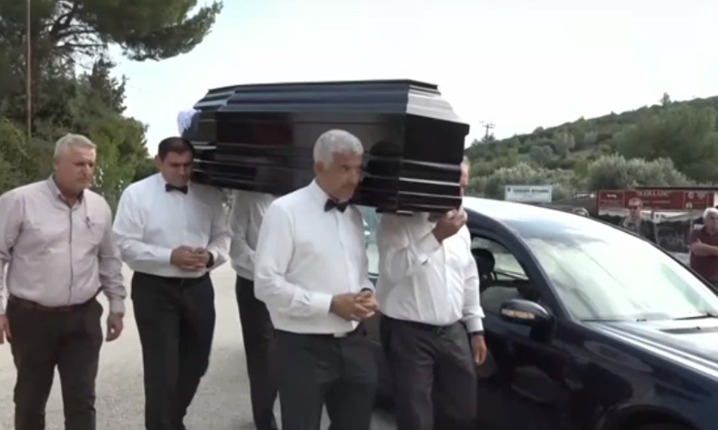 Αίας Μανθόπουλος: Σε κλίμα οδύνης το τελευταίο αντίο για τον ηθοποιό