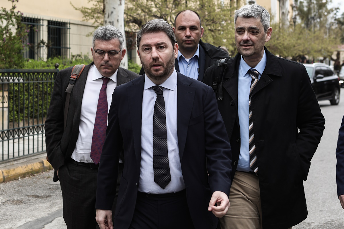 Το ΠΑΣΟΚ ετοιμάζεται να «σηκώσει» ξανά το σκάνδαλο των υποκλοπών