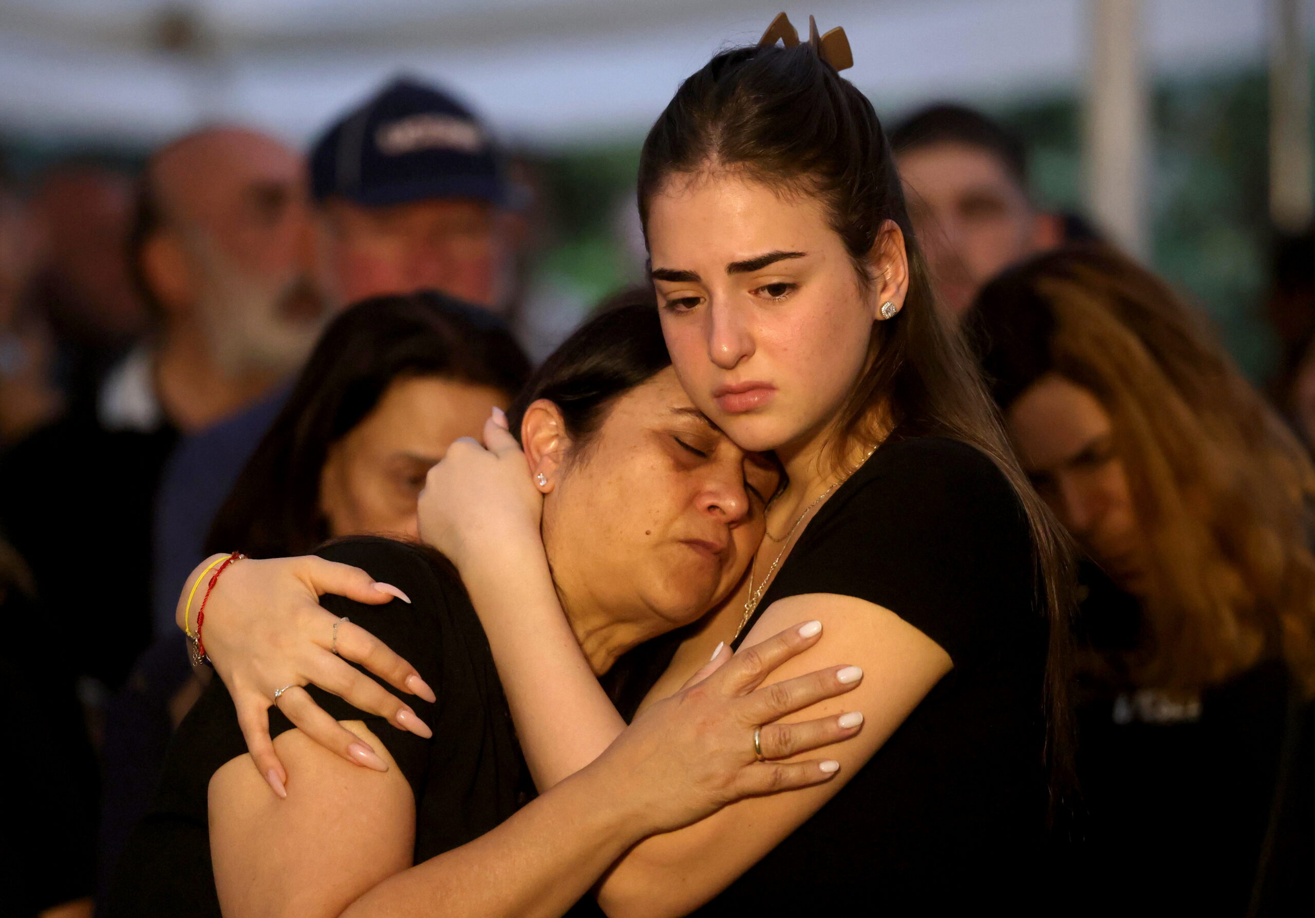 Πόλεμος Χαμάς – Ισραήλ: Οι IDF βρήκαν πτώμα γυναίκας ομήρου κοντά στο νοσοκομείο Αλ Σίφα – Τα ίχνη της είχαν χαθεί στις 7 Οκτωβρίου