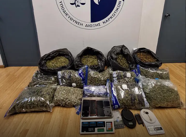 Εξαρθρώθηκε εγκληματική ομάδα που διακινούσε κοκαΐνη και κάνναβη στο κέντρο της Αθήνας