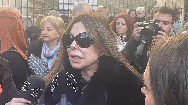Βασίλης Καρράς: Οι καλλιτέχνες αποχαιρετούν τον μεγάλο λαϊκό τραγουδιστή