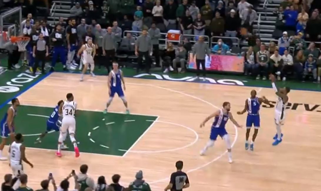 NBA: Επική νίκη των Μπακς με απίθανο buzzer beater του Λίλαρντ (Βίντεο)