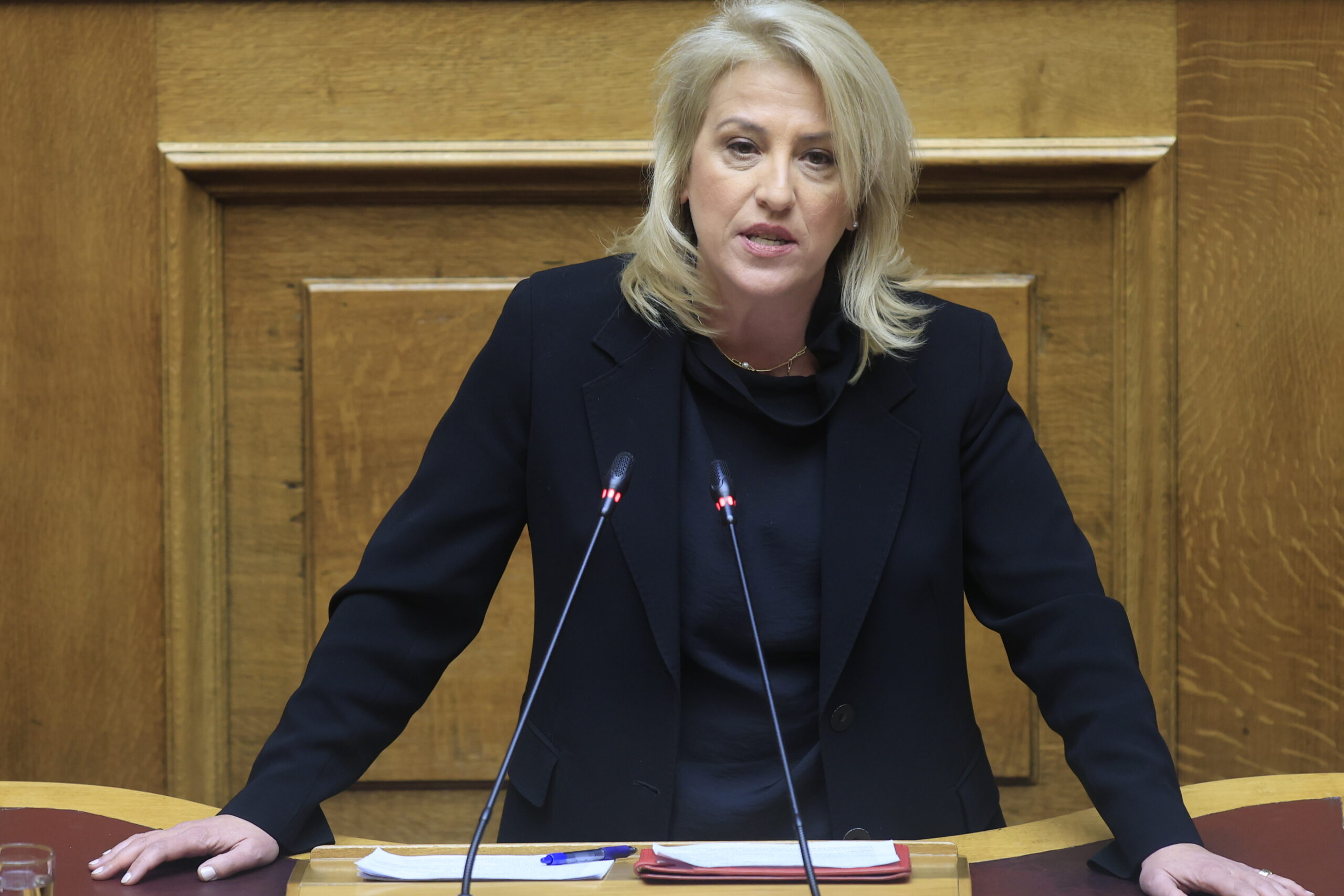 Δίκη για Μάτι: «Θέλω να εκφράσω την συντριβή μου» είπε η Ρένα Δούρου στην έναρξη της απολογίας της