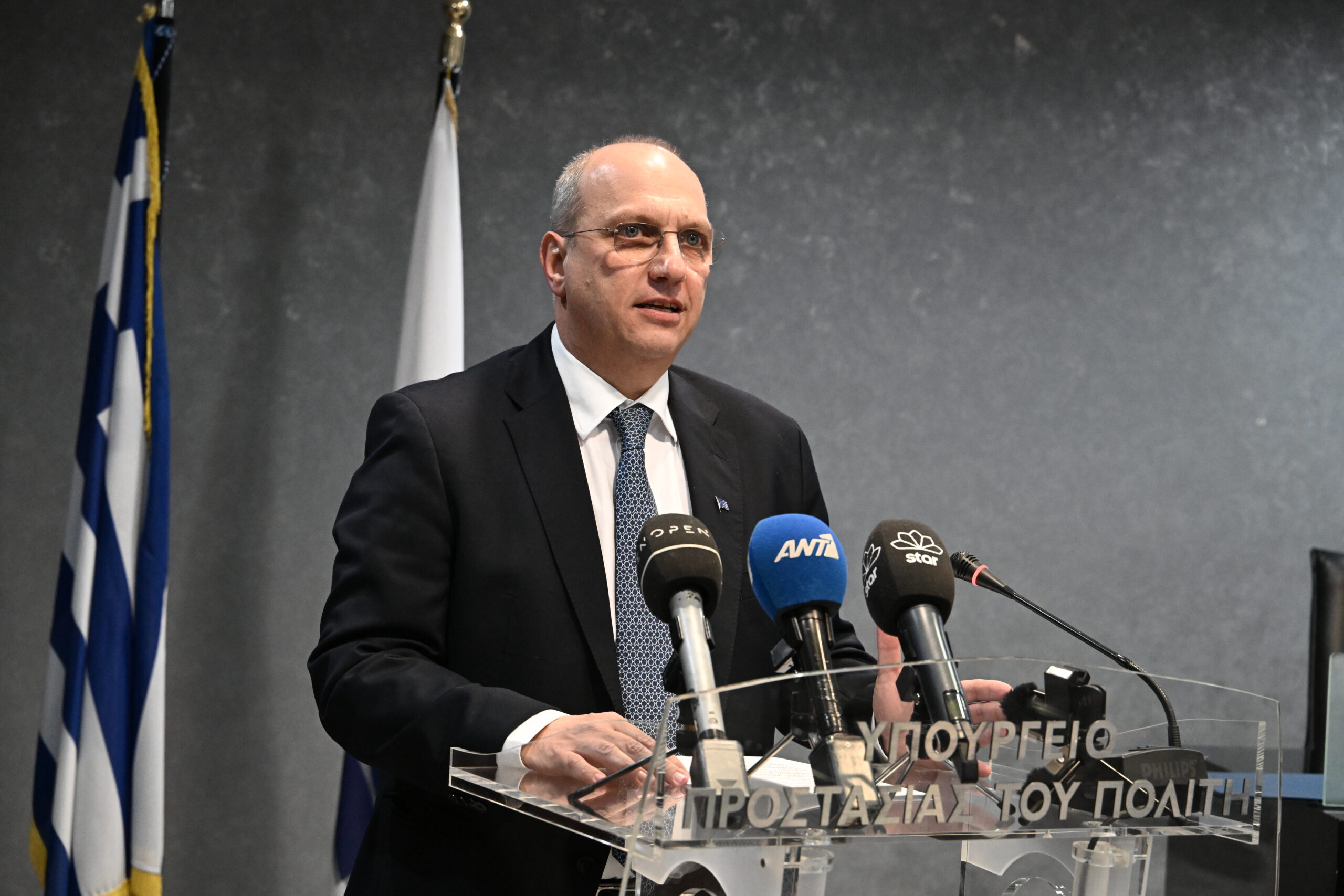 «Αντάρτικο» Οικονόμου για το ν/σ για τα ομόφυλα ζευγάρια: «Θα μας εγκαταλείψουν οι ψηφοφόροι μας»