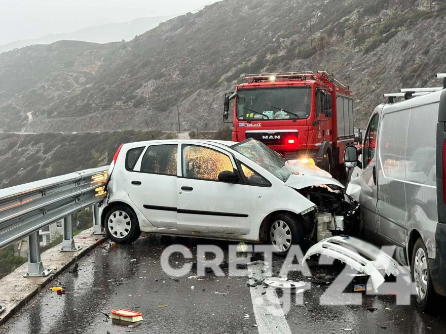 Κρήτη: Σφοδρή σύγκρουση στο Παλαιόκαστρο – Αγόρι 2 ετών ανάμεσα στους τραυματίες