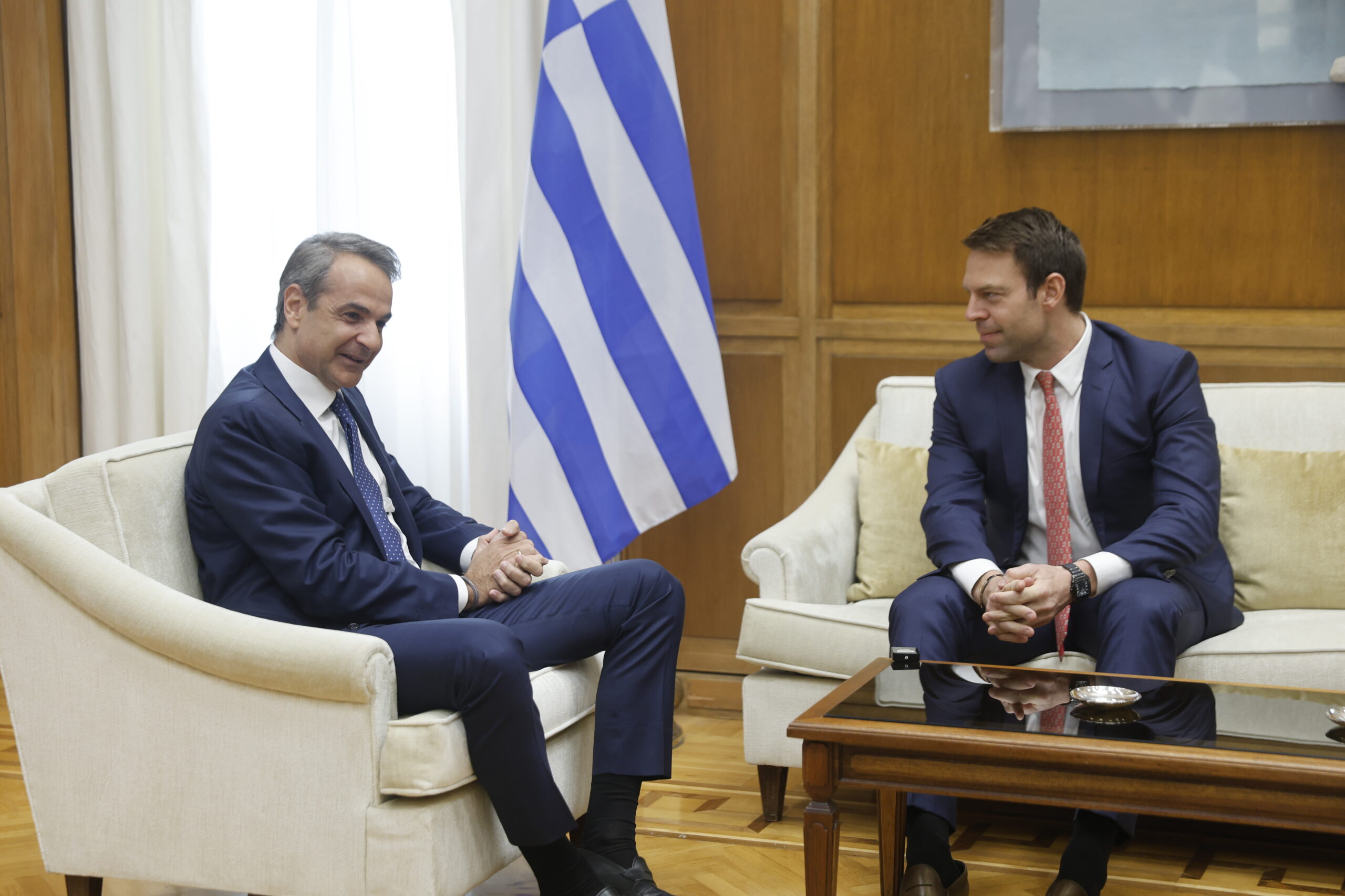 ΝΔ: Καταδικάζει τις άθλιες ομοφοβικές επιθέσεις κατά του Κασσελάκη