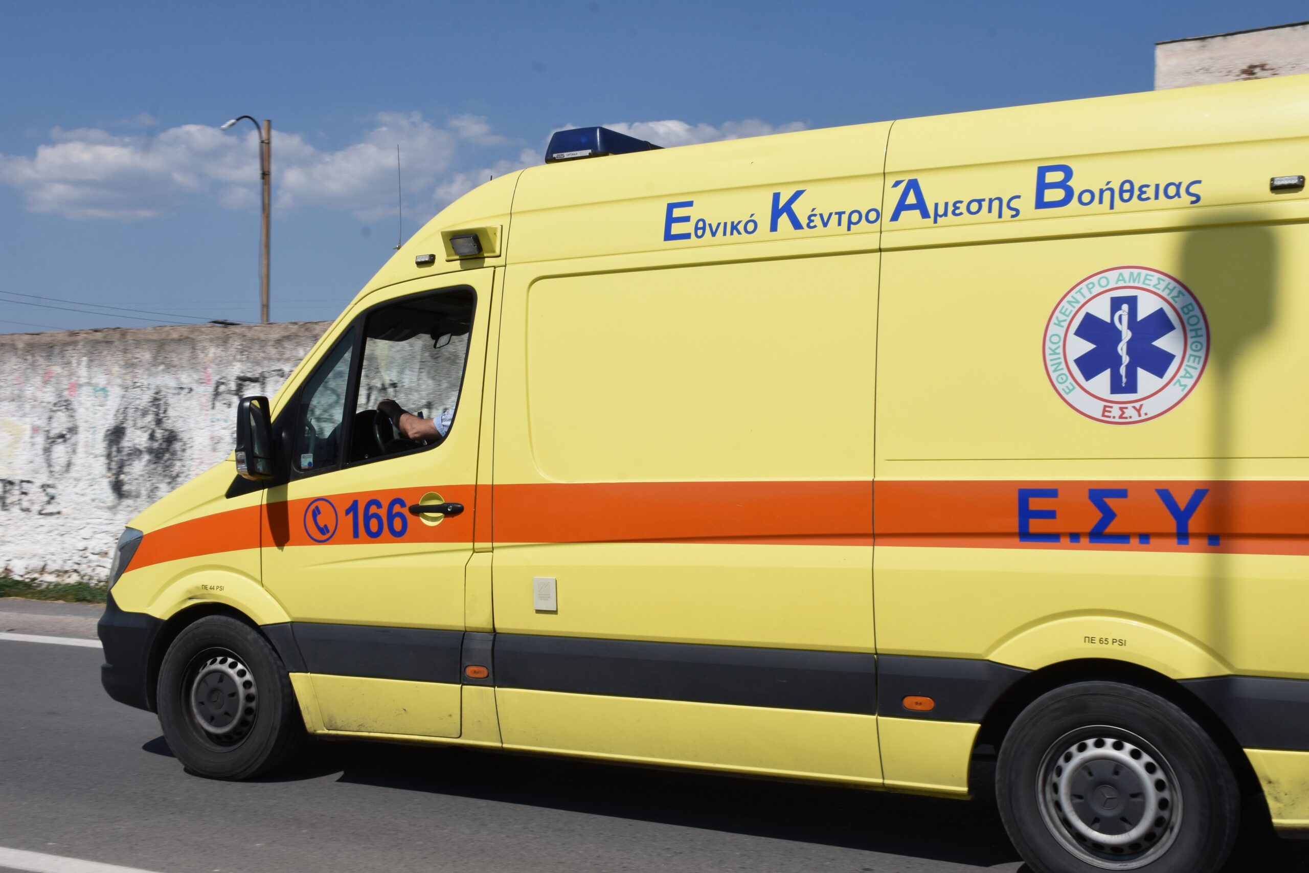 Ηράκλειο: Ηλικιωμένη έπεσε απο το μπαλκόνι και σκοτώθηκε – Την βρήκε οδηγός μέσα στο δρόμο