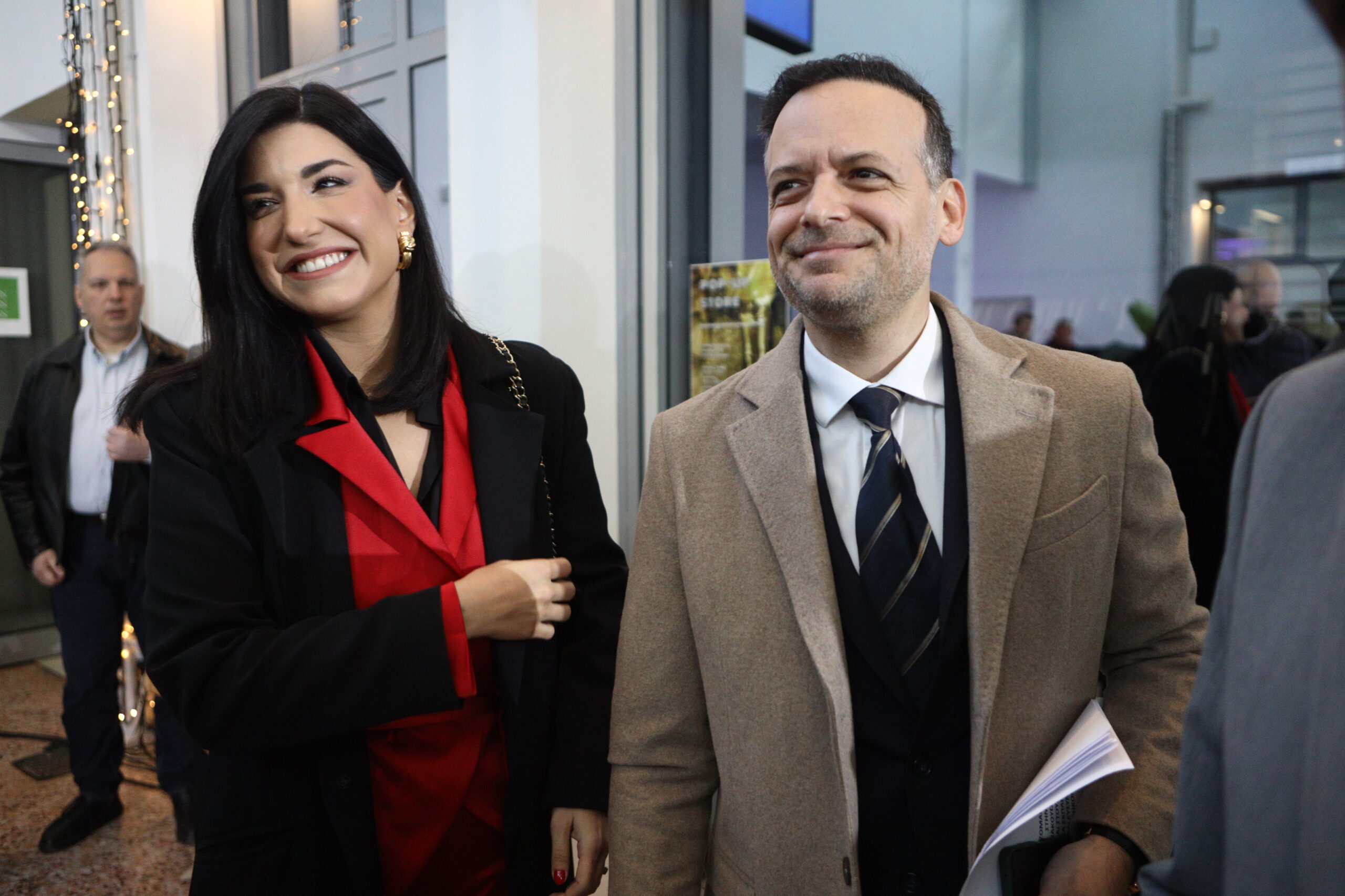 Χάρης Δούκας: Θα ανέβει τα σκαλιά της εκκλησίας – «Με θρησκευτικό γάμο γιατί έτσι θέλει το κορίτσι» (Βίντεο)