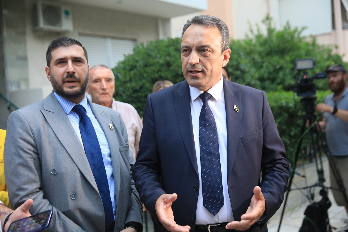 Χαράλαμπος Κατσιβαρδάς Βασίλης Στίγκας Σπαρτιάτες