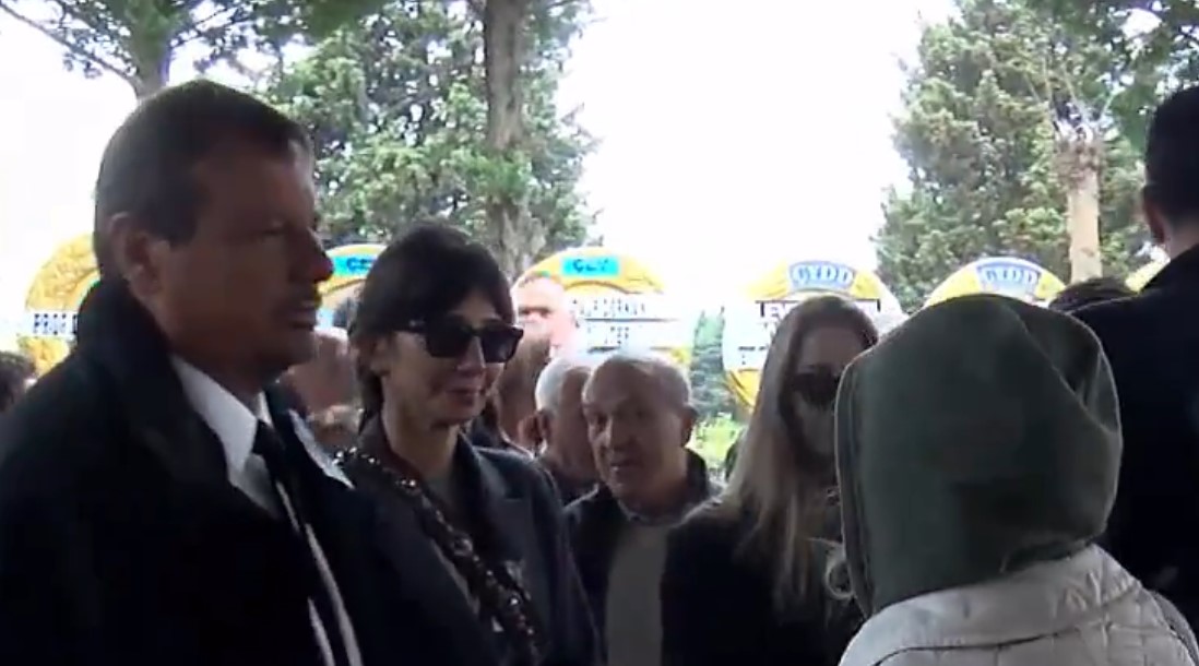 Εργκίν Αταμάν: Στην Τουρκία για την κηδεία του πατέρα του – Παρών και ο Εκρέμ Ιμάμογλου