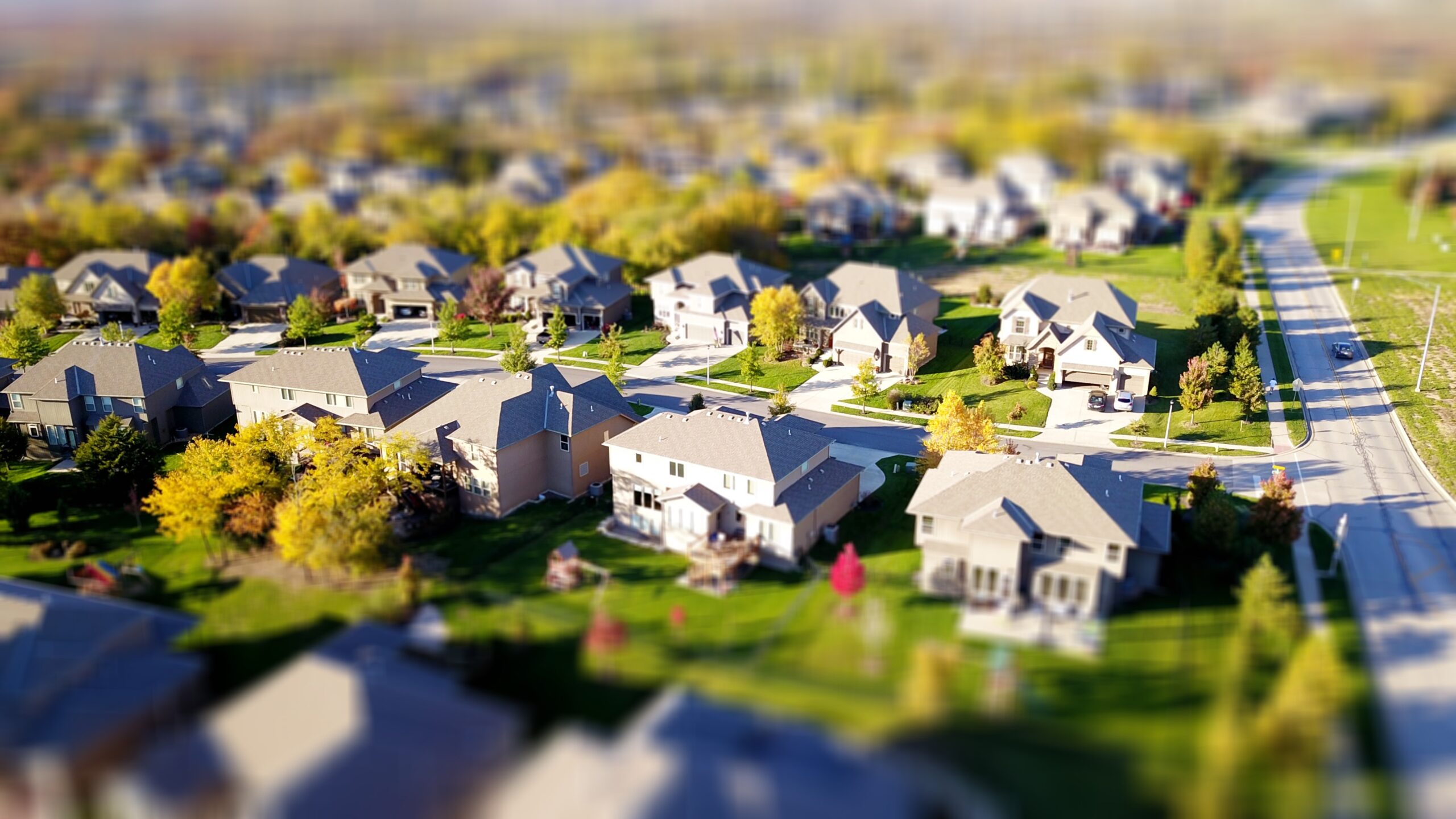 Real Estate – Οι προκλήσεις σε Ελλάδα και Ευρώπη: Σταθερά σε ανοδική τροχιά οι τιμές – To «άγχος» των χαμηλόμισθων