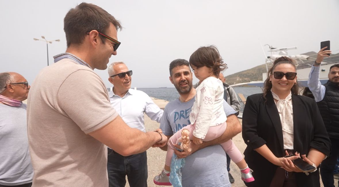 Στέφανος Κασσελάκης: Επισκέφθηκε τη Νίσυρο στο πλαίσιο της περιοδείας του στα νησιά του Αιγαίου (Φωτό)