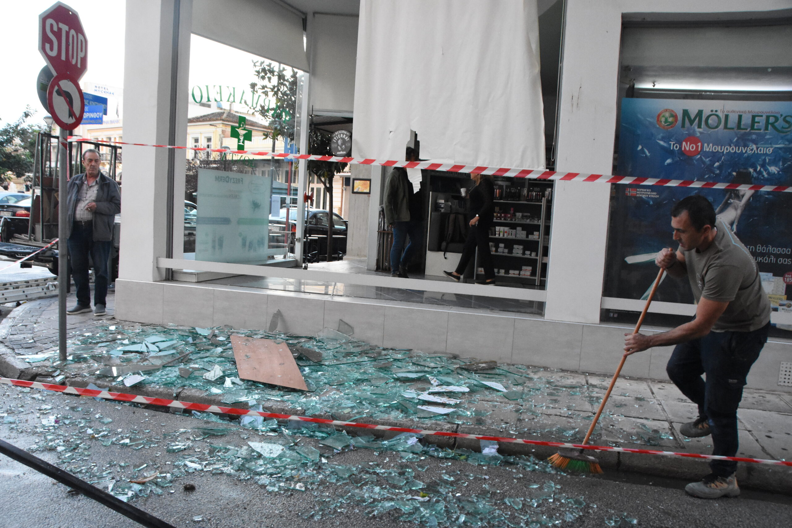 Κυψέλη: Επίθεση με λοστούς από 10 άτομα σε ιδιωτικό κολλέγιο