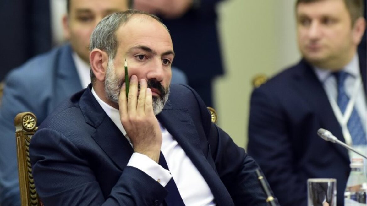 Αρμενία: Αναγκαστική προσγείωση του ελικοπτέρου που μετέφερε τον πρωθυπουργό λόγω δυσμενών καιρικών συνθηκών