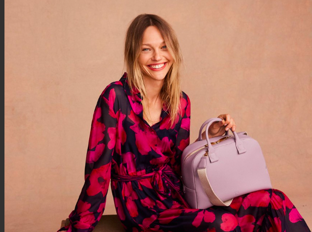 Γιορτάστε την Ημέρα της Μητέρας στην CH Carolina Herrera Boutique στο Golden Hall