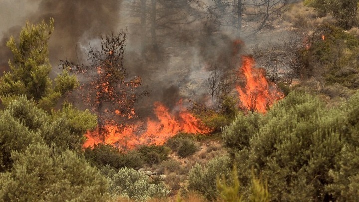 Μήνυμα του 112 για απομάκρυνση κατοίκων των περιοχών Κωστοπουλαίικα και Κάλφα Αχαΐας
