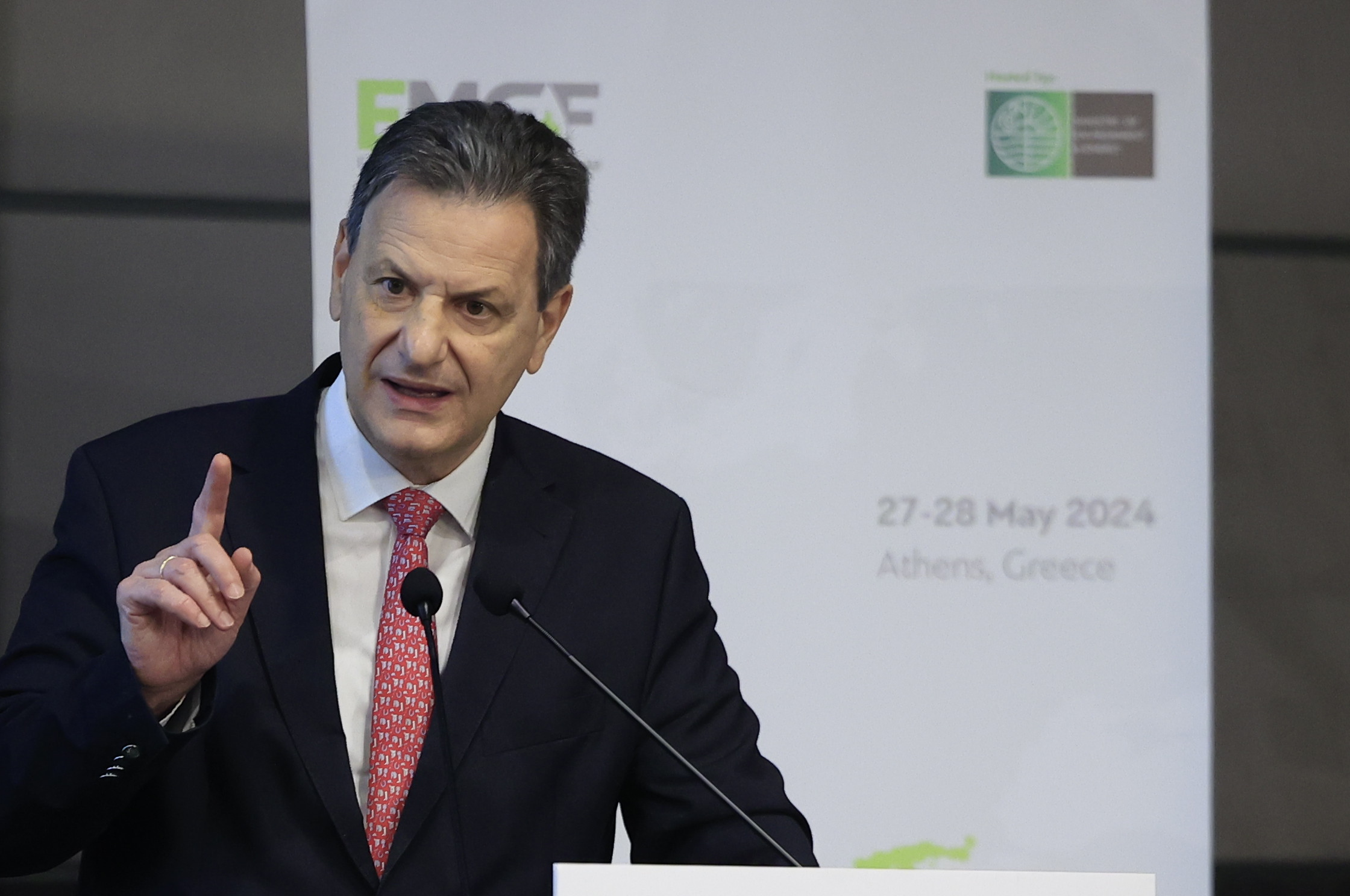 Θόδωρος Σκυλακάκης: «Οι καταναλωτές να αλλάξουν τους παρόχους που βάζουν υψηλές τιμές στο ρεύμα»