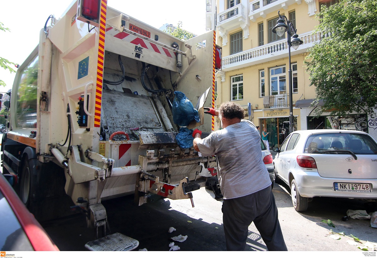 Θεσσαλονίκη: Επίθεση από δύο άτομα δέχτηκε οδηγός απορριμματοφόρου