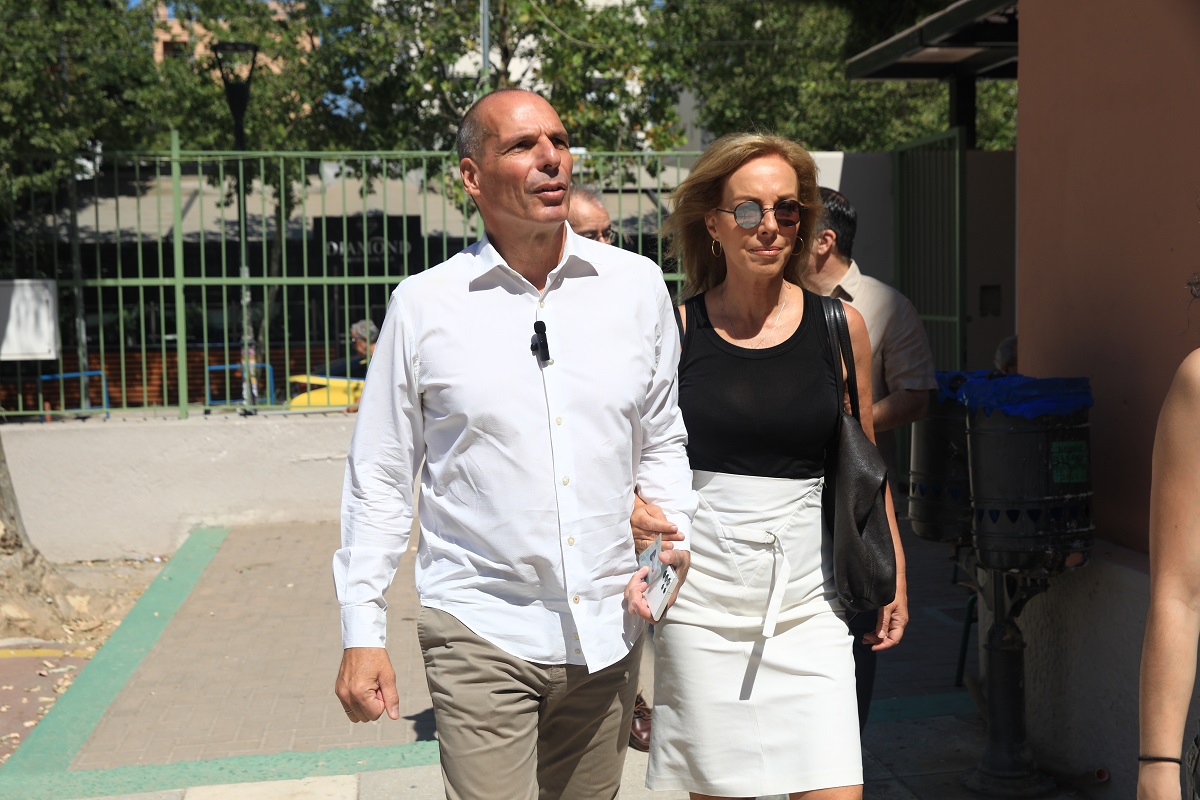 Ευρωεκλογές 2024 – Γιάνης Βαρουφάκης: «Όσο δεν ψηφίζεις, σε κυβερνούν πιο αδυσώπητα»