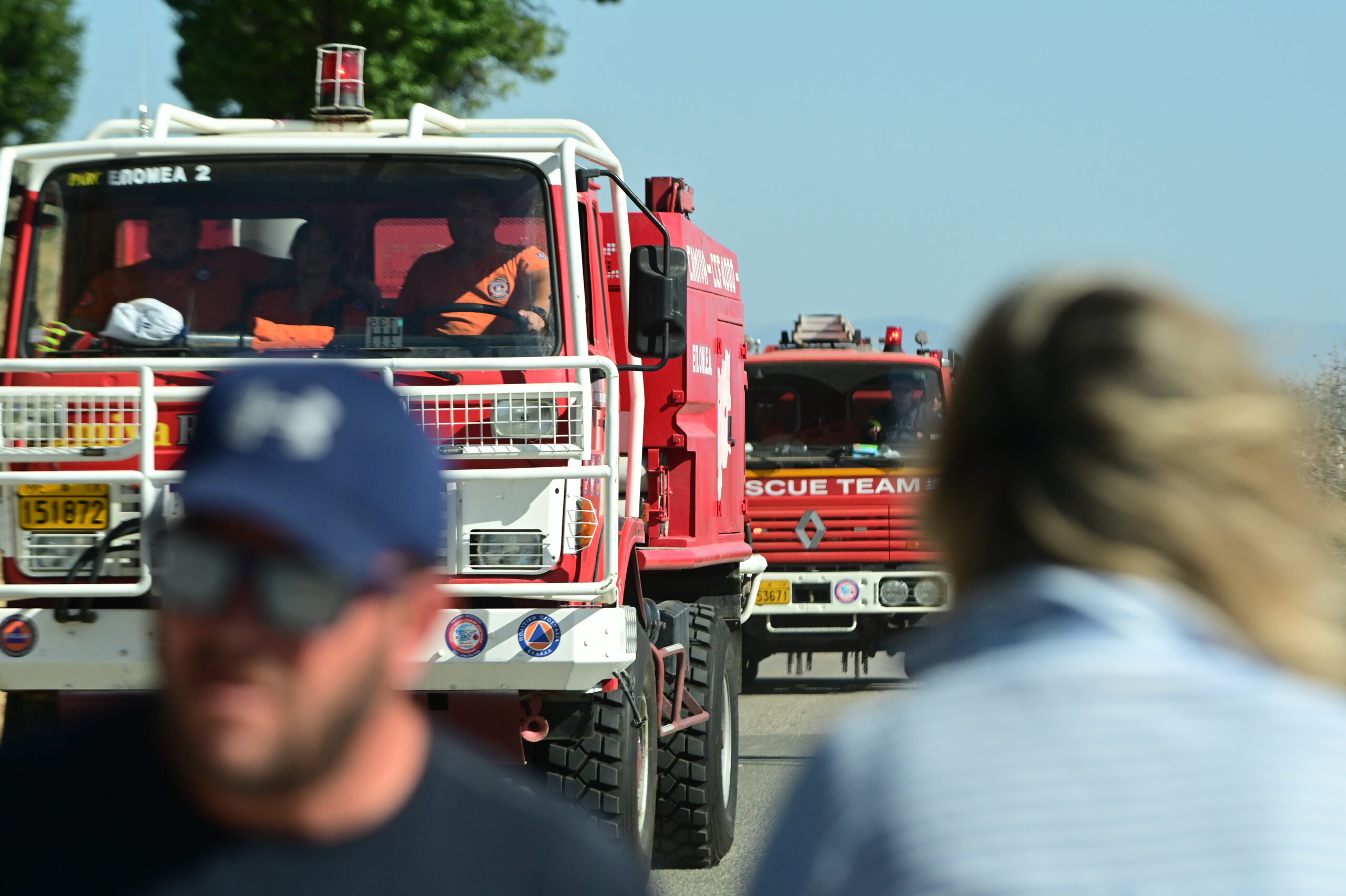 Φωτιά στην Πέτρου Ράλλη – Ξεκίνησε από μηχανάκι και επεκτάθηκε σε ΙΧ