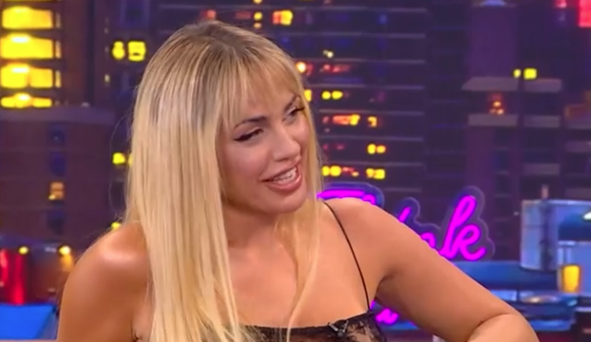 Κόνι Μεταξά: Απαντά πρώτη φορά γιατί έβγαλε τη βέρα της