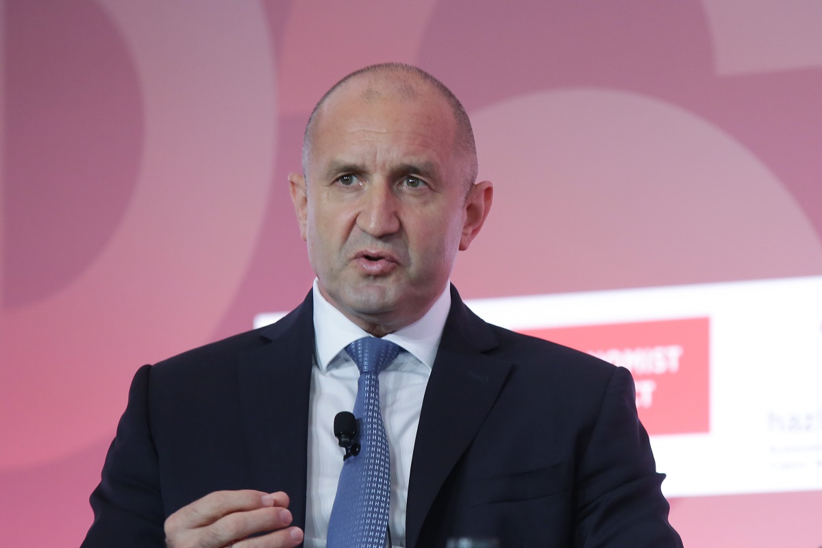ECONOMIST – Ράντεφ: Το ΝΑΤΟ δεν πρέπει να συρθεί στον πόλεμο στην Ουκρανία – Πρέπει να επιστρέψουμε στον διάλογο και τη διπλωματία