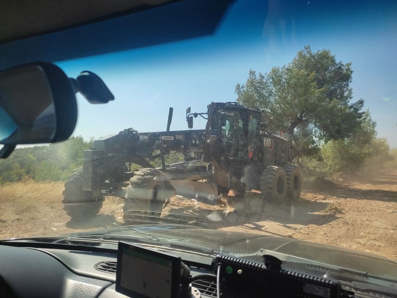 Νέες αντιπυρικές ζώνες άνοιξε στον Μαραθώνα η Πολιτική Προστασία (φωτογραφίες)