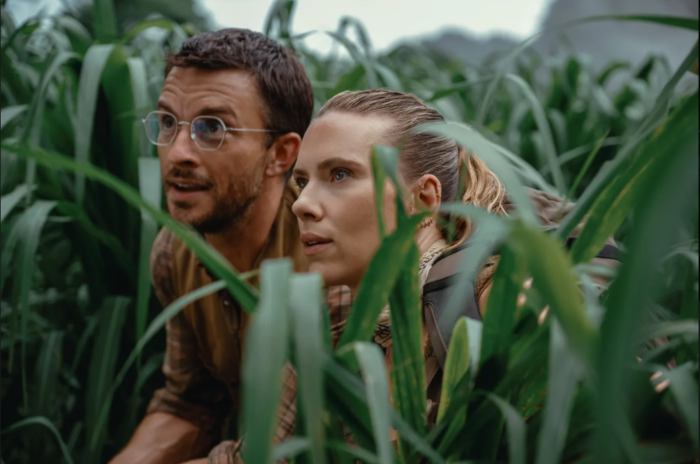 Μία πρώτη ματιά από το «Jurassic World Rebirth», με την Σκάρλετ Γιόχανσον και τον Τζόναθαν Μπέιλι (Φωτό)