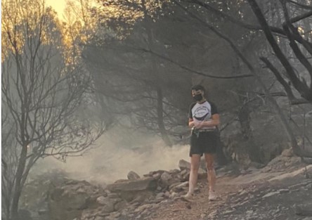 Αθηναΐς Νέγκα: Παραλίγο να χάσει το σπίτι της στη φωτιά – «Σβήναμε τις εστίες με μπουκάλια εμφιαλωμένο νερό»