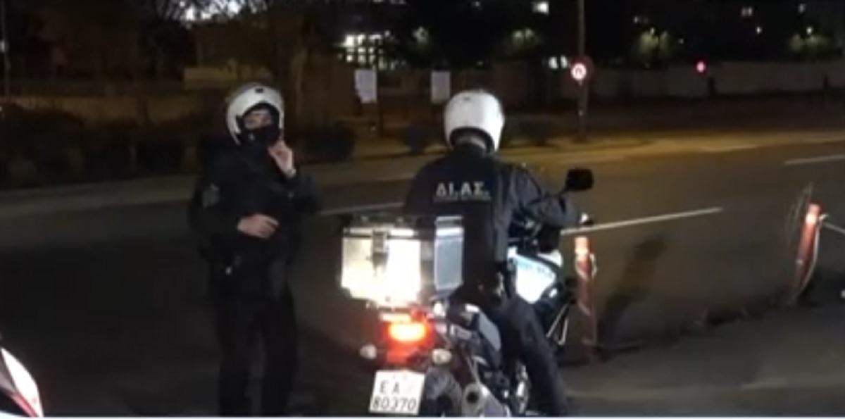 Νέα Ερυθραία: Έρευνα του τμήματος Εκβιαστών για την έκρηξη στην έκθεση αυτοκινήτων