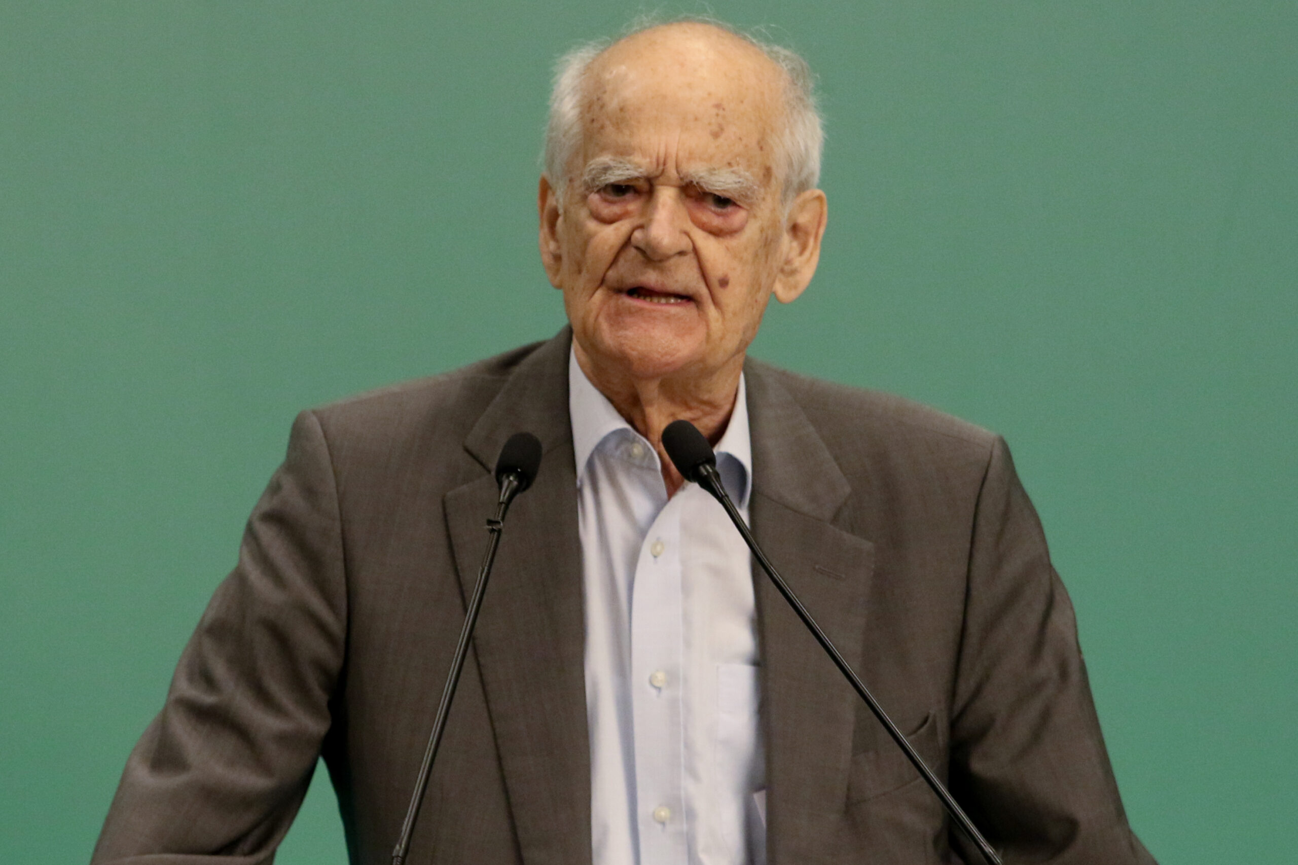 Απόστολος Κακλαμάνης