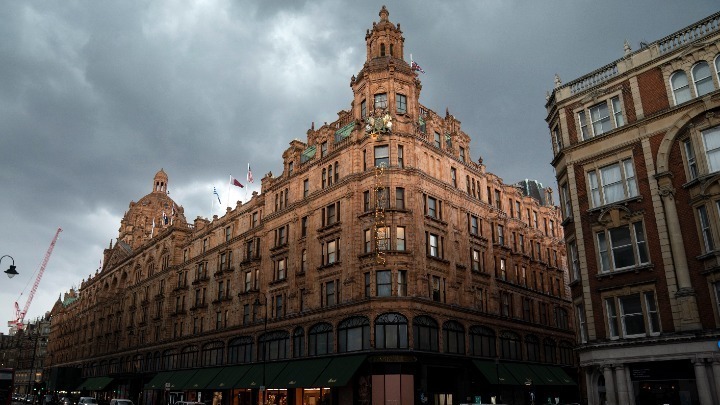 Harrods: Συγγνώμη για τις σεξουαλικές επιθέσεις εναντίον υπαλλήλων που φέρεται να διέπραξε ο Μοχάμεντ αλ Φαγέντ