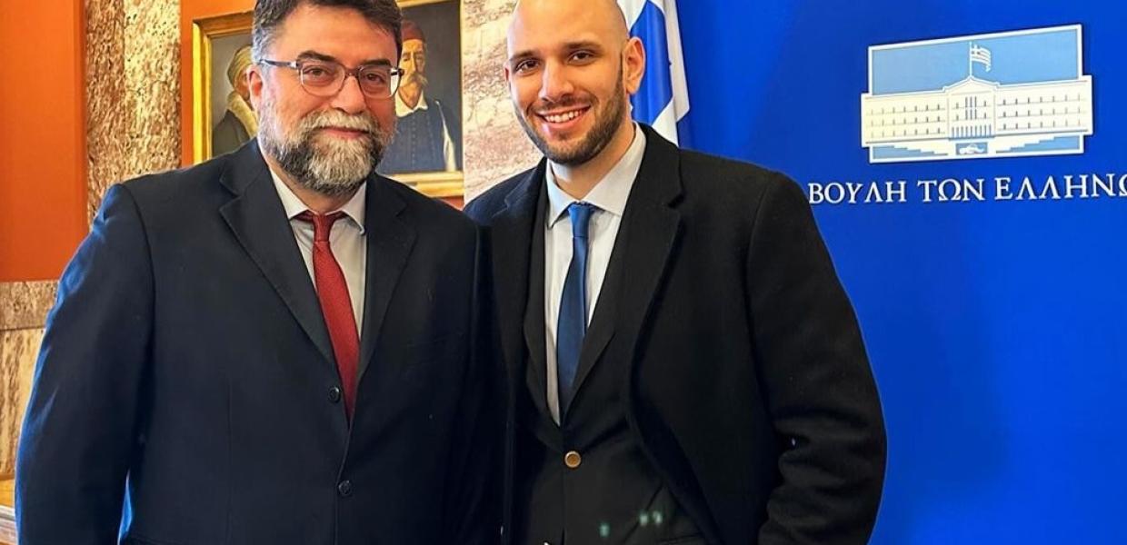 Βασίλης Οικονόμου