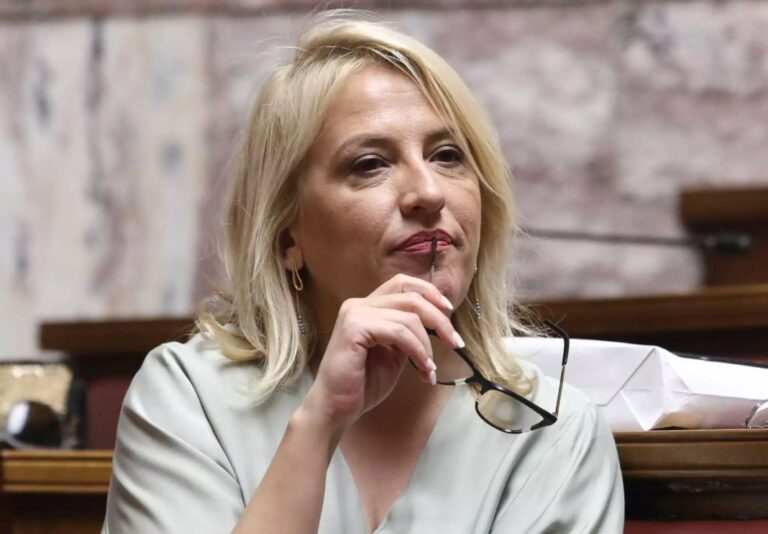 Ρένα Δούρου