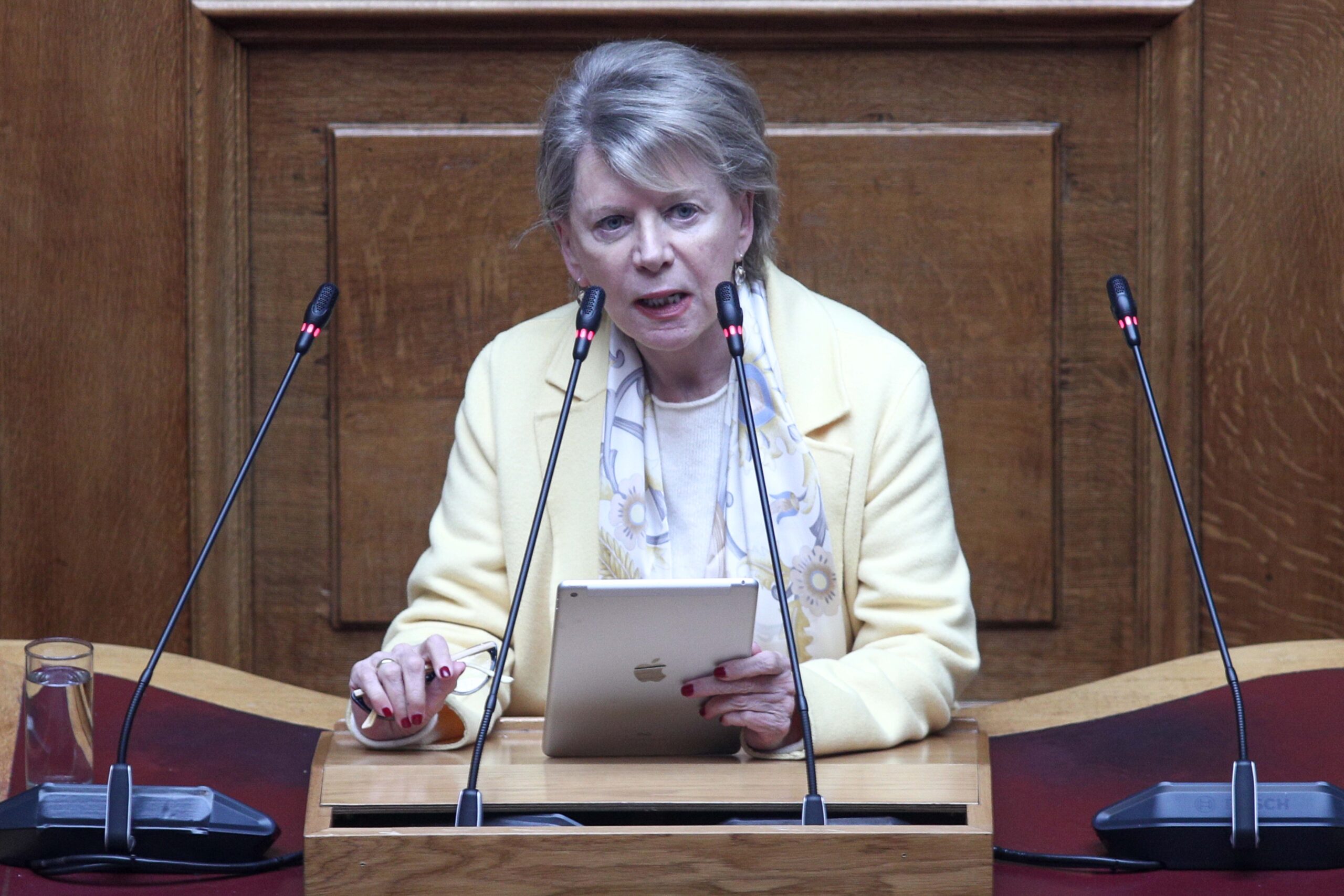 Έλενα Ακρίτα