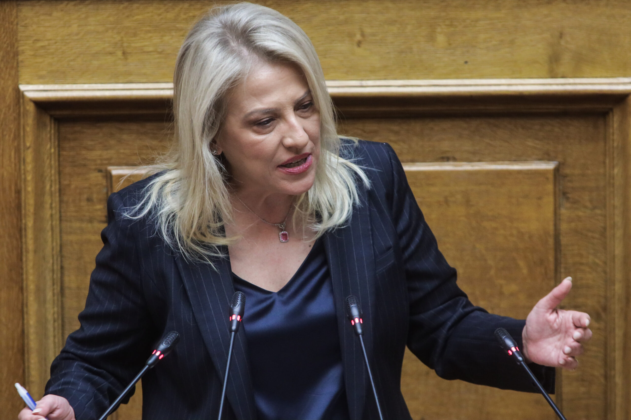 Ρένα Δούρου