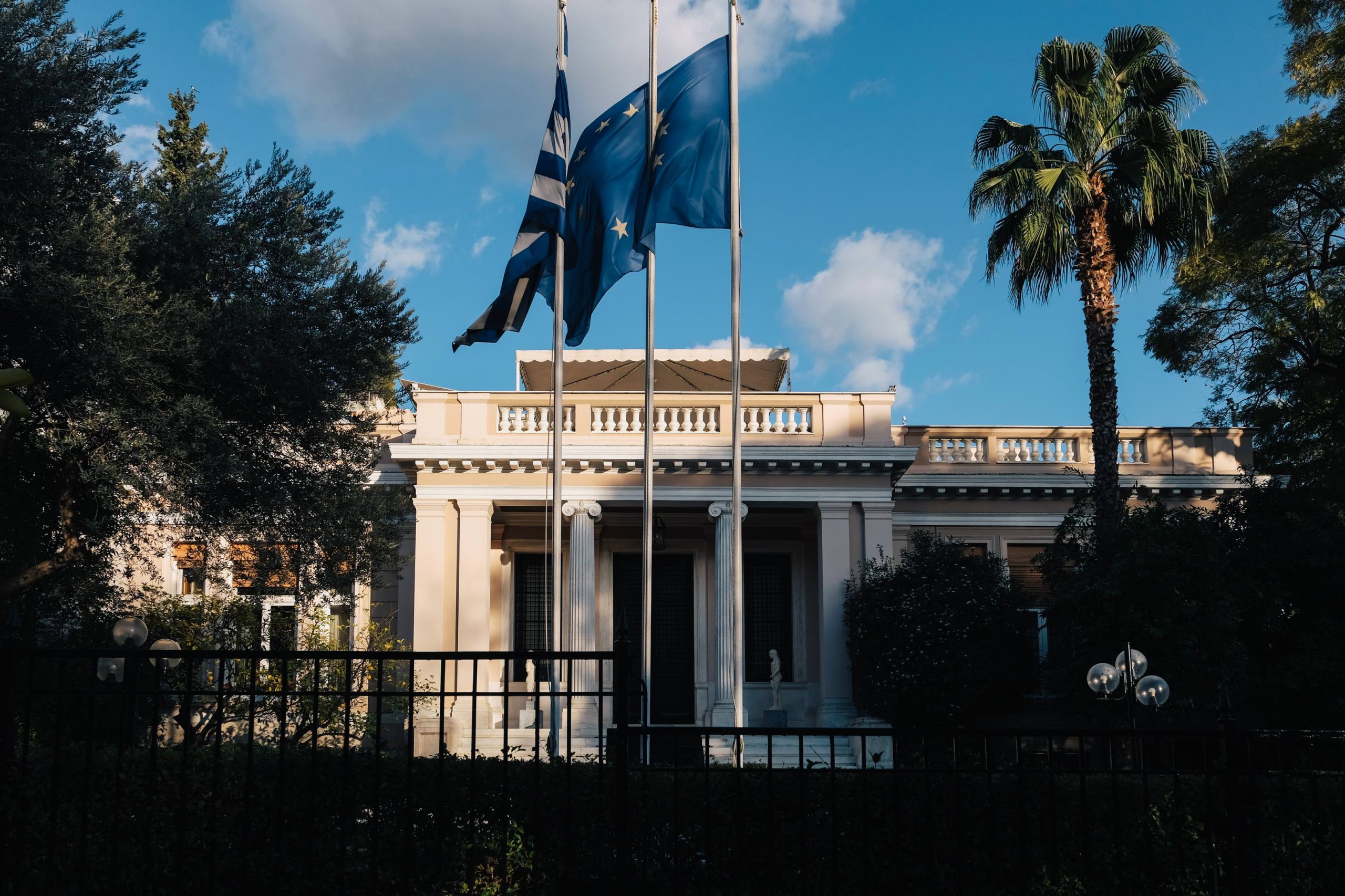 Κυβερνητικές πηγές