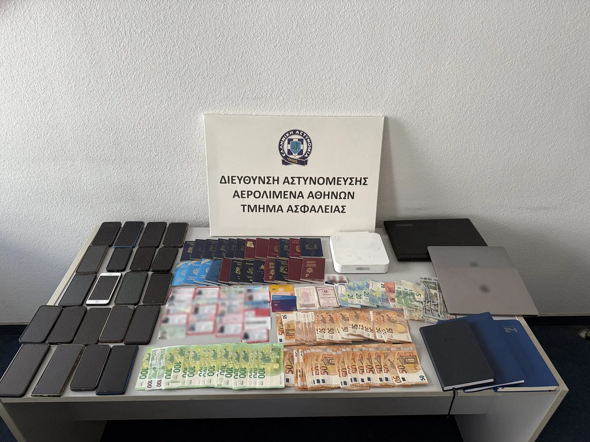 Αττική: Με χειροπέδες 9 μέλη σπείρας διακίνησης μεταναστών – Σε safe house εντοπίστηκαν 7 μετανάστες χωρίς έγγραφα