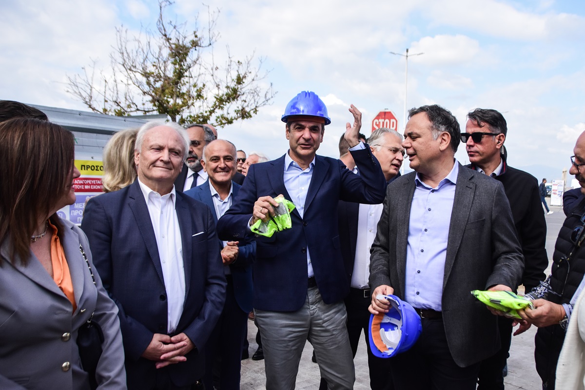 Μητσοτάκης: Επιθεώρησε τα έργα αποκατάστασης του Αγ. Νικολάου στο Ναύπλιο – Οι βόλτες στους δρόμους της πόλης